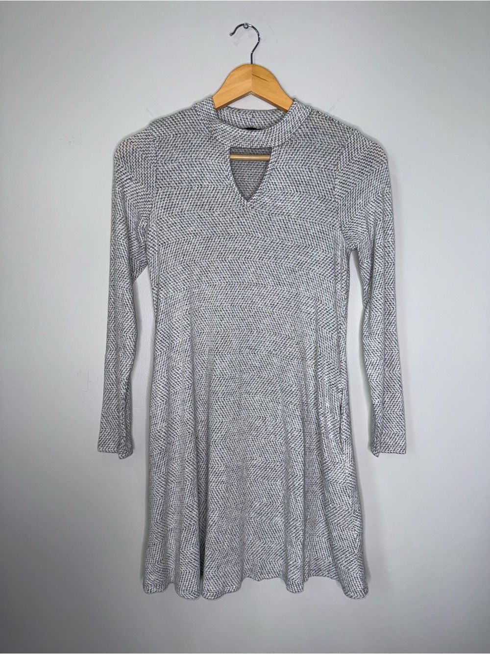 IZ Byer Dress Women's Gray Knit Long-Sleeve Swing Size Small !